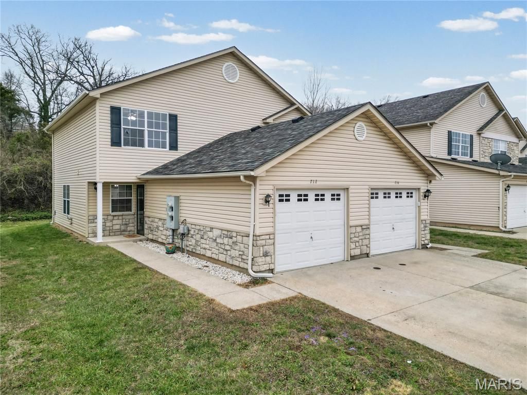 712 Woodside Creek Drive, Festus, MO 63028