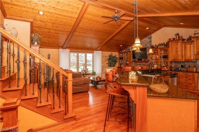 7416 Woodcrest Avenue NE, Canton, OH 44721