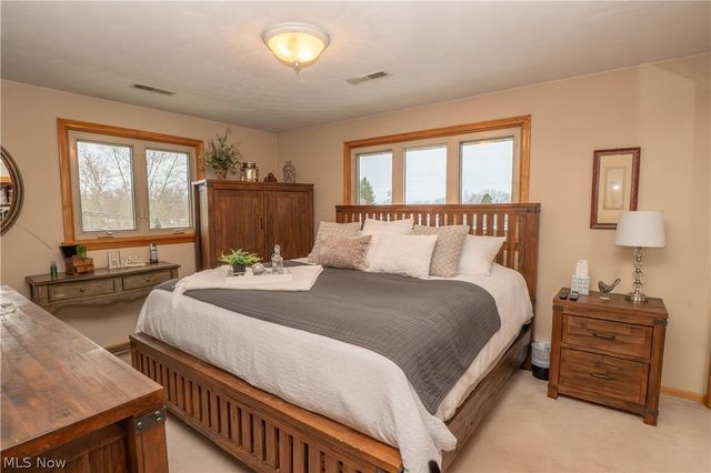 7416 Woodcrest Avenue NE, Canton, OH 44721