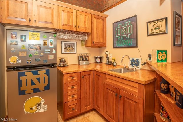 7416 Woodcrest Avenue NE, Canton, OH 44721