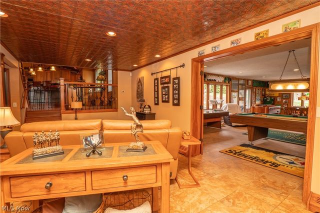 7416 Woodcrest Avenue NE, Canton, OH 44721