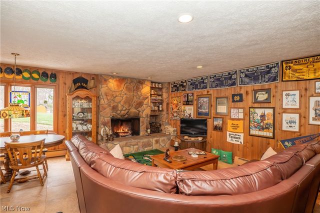 7416 Woodcrest Avenue NE, Canton, OH 44721