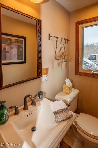 7416 Woodcrest Avenue NE, Canton, OH 44721