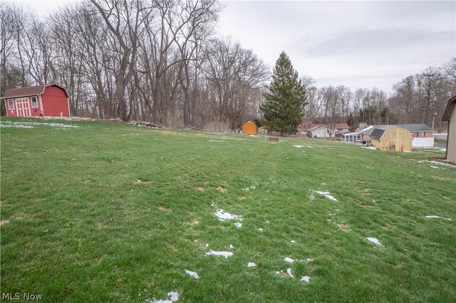 7416 Woodcrest Avenue NE, Canton, OH 44721