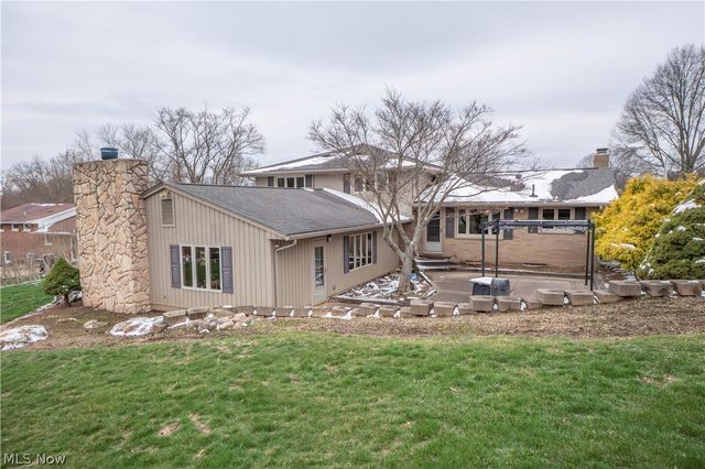 7416 Woodcrest Avenue NE, Canton, OH 44721