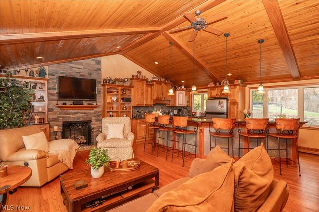 7416 Woodcrest Avenue NE, Canton, OH 44721