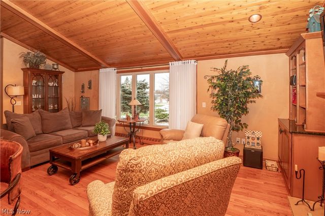 7416 Woodcrest Avenue NE, Canton, OH 44721