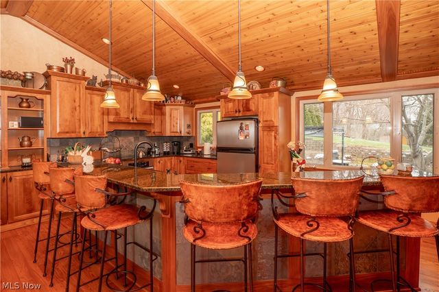 7416 Woodcrest Avenue NE, Canton, OH 44721