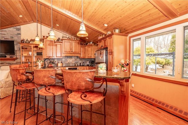 7416 Woodcrest Avenue NE, Canton, OH 44721