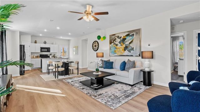 487 Valley View Drive, Tonganoxie, KS 66086