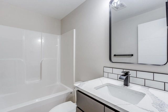 8547 W 37TH ST N, Wichita, KS 67205