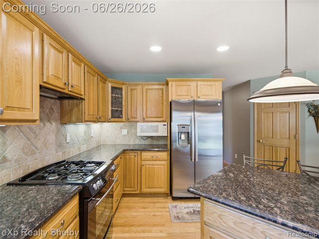 56432 Cromwell Court, Utica, MI 48316