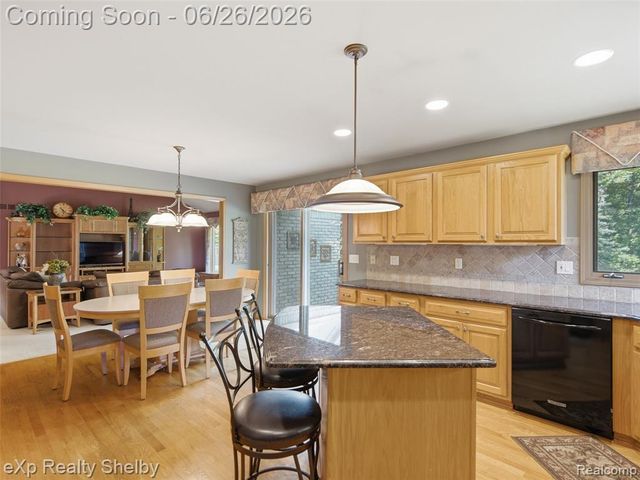 56432 Cromwell Court, Utica, MI 48316