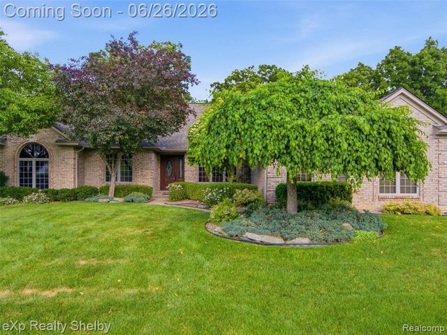 56432 Cromwell Court, Utica, MI 48316