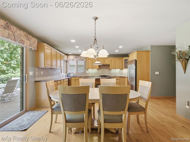 56432 Cromwell Court, Utica, MI 48316