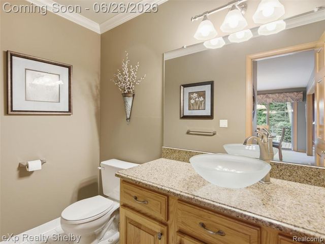 56432 Cromwell Court, Utica, MI 48316