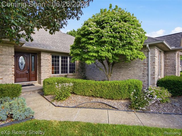 56432 Cromwell Court, Utica, MI 48316