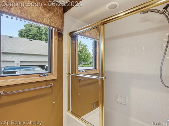 56432 Cromwell Court, Utica, MI 48316