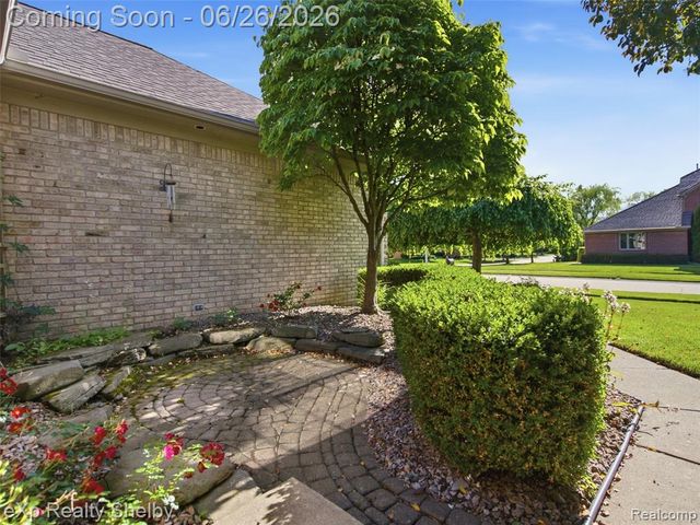 56432 Cromwell Court, Utica, MI 48316