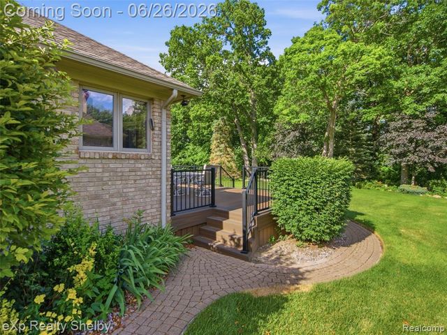 56432 Cromwell Court, Utica, MI 48316