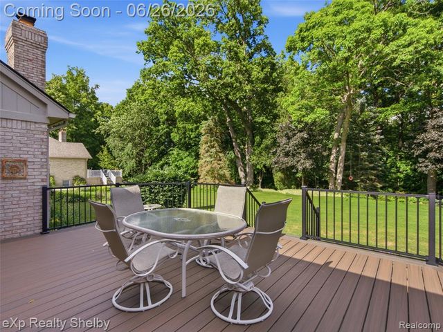 56432 Cromwell Court, Utica, MI 48316