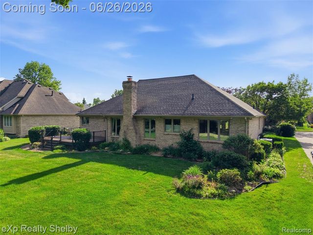 56432 Cromwell Court, Utica, MI 48316