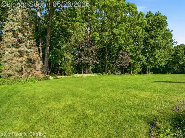 56432 Cromwell Court, Utica, MI 48316