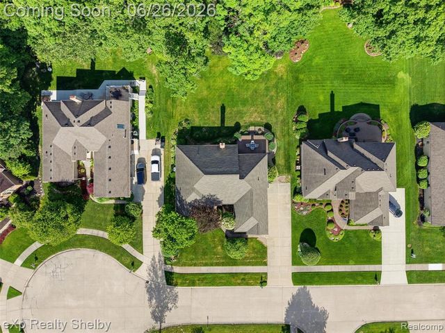 56432 Cromwell Court, Utica, MI 48316