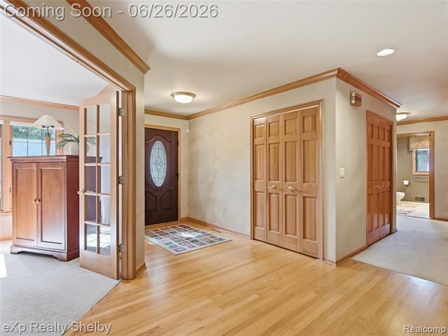 56432 Cromwell Court, Utica, MI 48316