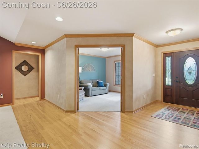 56432 Cromwell Court, Utica, MI 48316