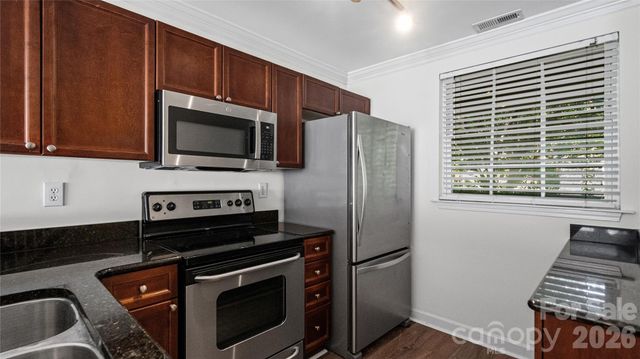1224 Green Oaks Lane F, Charlotte, NC 28205