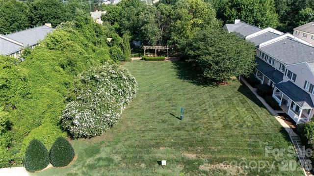 1224 Green Oaks Lane F, Charlotte, NC 28205