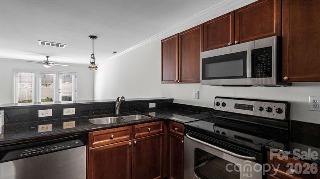 1224 Green Oaks Lane F, Charlotte, NC 28205