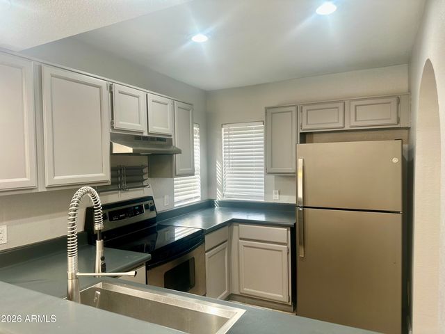 1120 N VAL VISTA Drive 28, Gilbert, AZ 85234