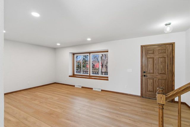 6408 Fox Run, Mcfarland, WI 53558