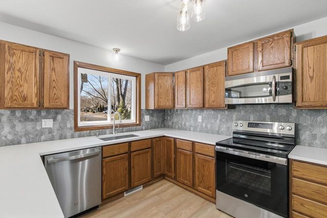 6408 Fox Run, Mcfarland, WI 53558