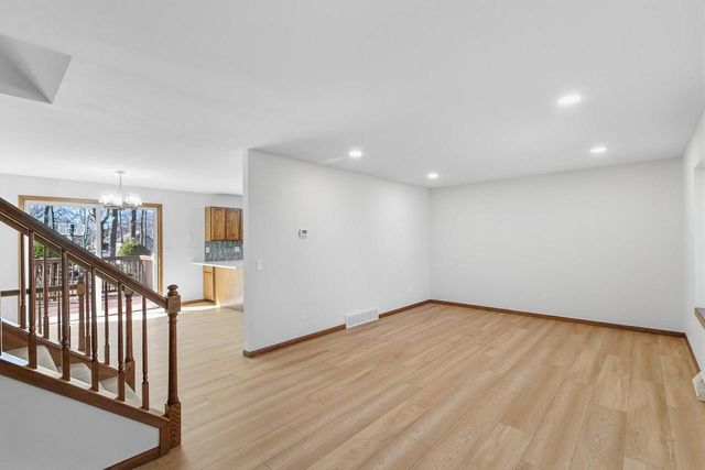 6408 Fox Run, Mcfarland, WI 53558