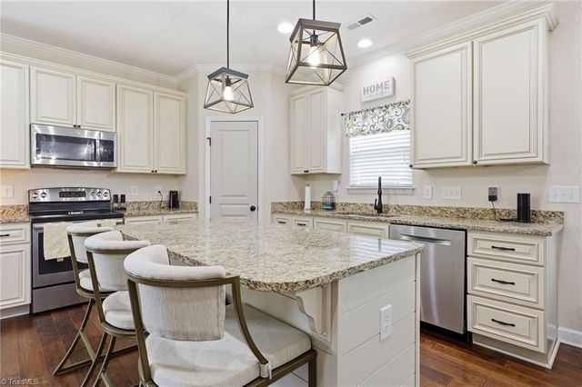 218 Penry Lane, Clemmons, NC 27012
