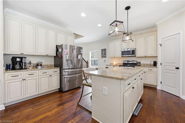 218 Penry Lane, Clemmons, NC 27012