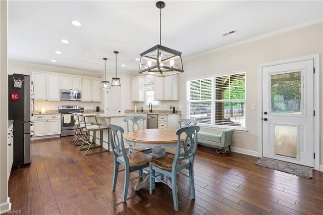 218 Penry Lane, Clemmons, NC 27012