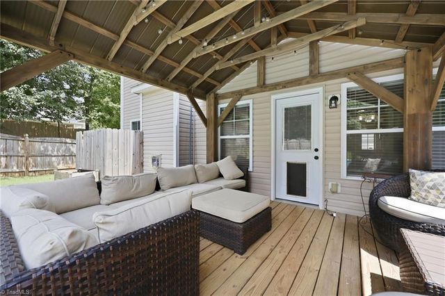 218 Penry Lane, Clemmons, NC 27012