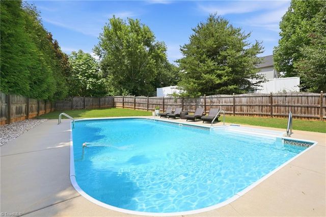 218 Penry Lane, Clemmons, NC 27012