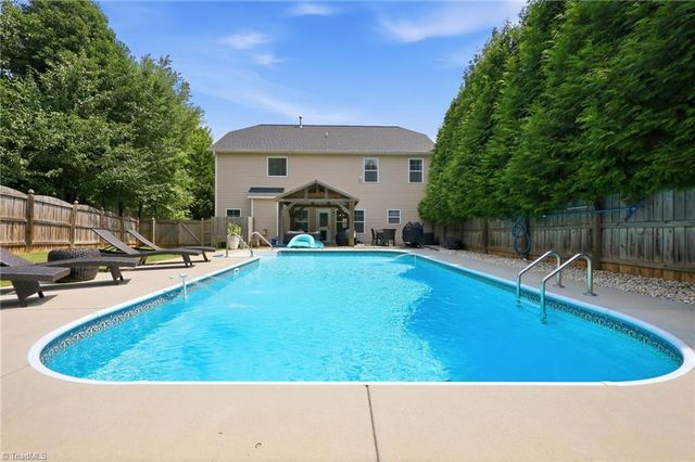 218 Penry Lane, Clemmons, NC 27012