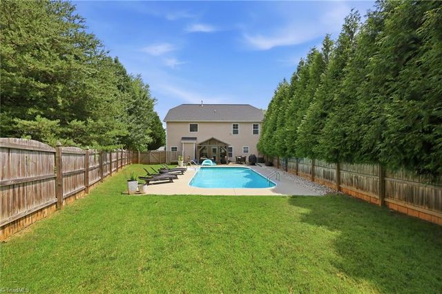 218 Penry Lane, Clemmons, NC 27012