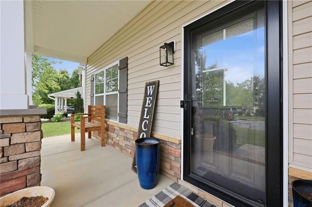 218 Penry Lane, Clemmons, NC 27012