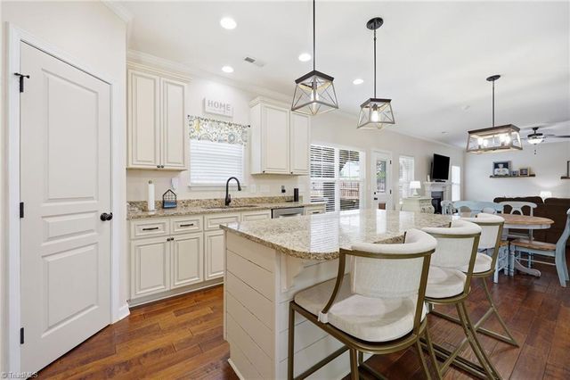 218 Penry Lane, Clemmons, NC 27012