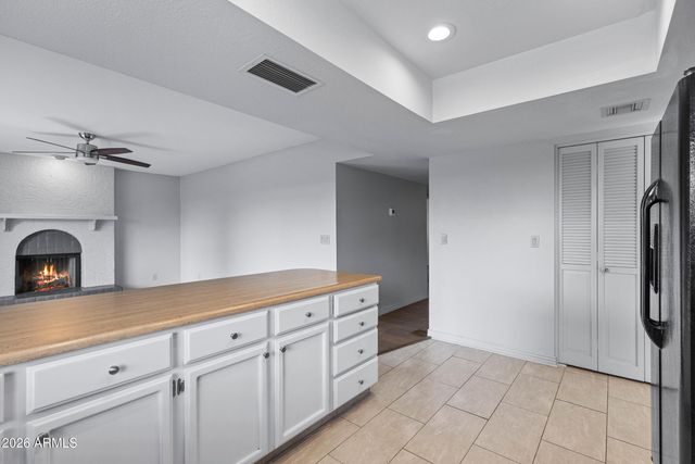 8185 E Del Caverna Drive, Scottsdale, AZ 85258