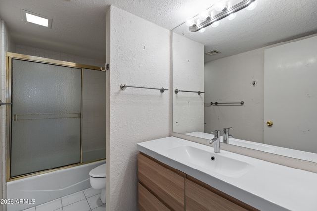 8185 E Del Caverna Drive, Scottsdale, AZ 85258