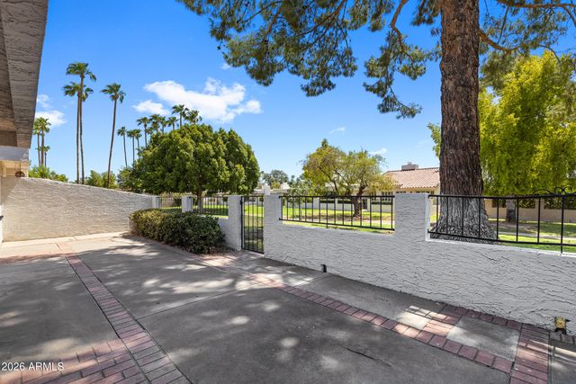 8185 E Del Caverna Drive, Scottsdale, AZ 85258