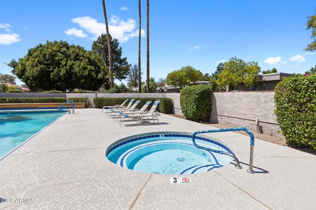 8185 E Del Caverna Drive, Scottsdale, AZ 85258